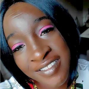 Meet your Posher, Letitia